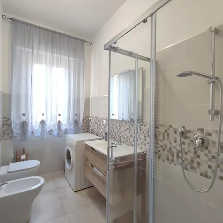 Casa Mare Luigi 公寓 *